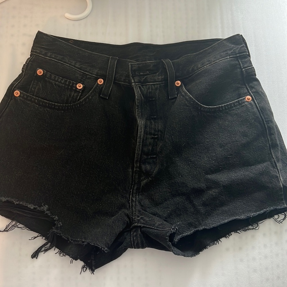 Never been worn Levi Black High waisted shorts